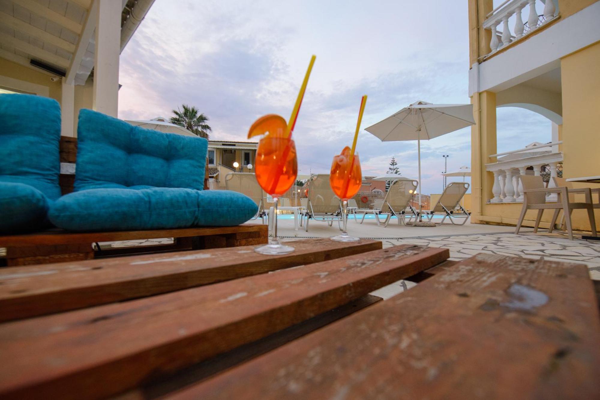 Saint Spiridon Hotel Kassiopi Exterior foto