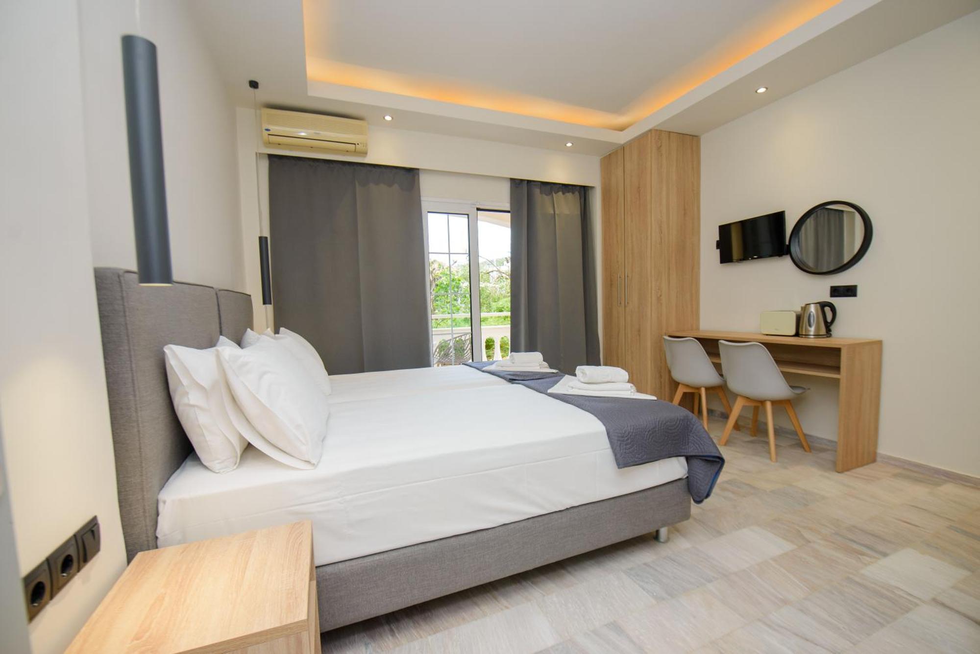 Saint Spiridon Hotel Kassiopi Exterior foto